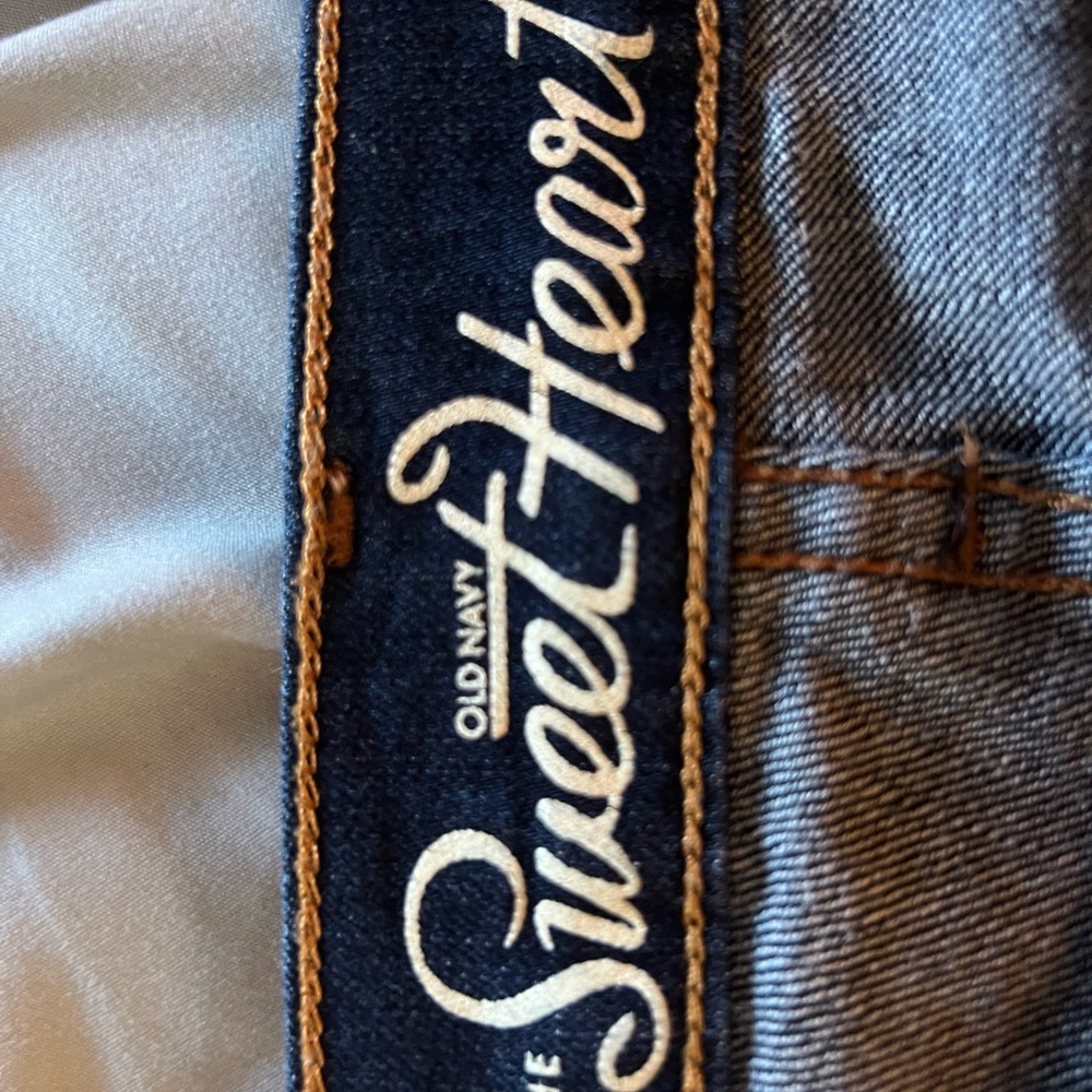 The Sweetheart / Reg size 8 dark wash.